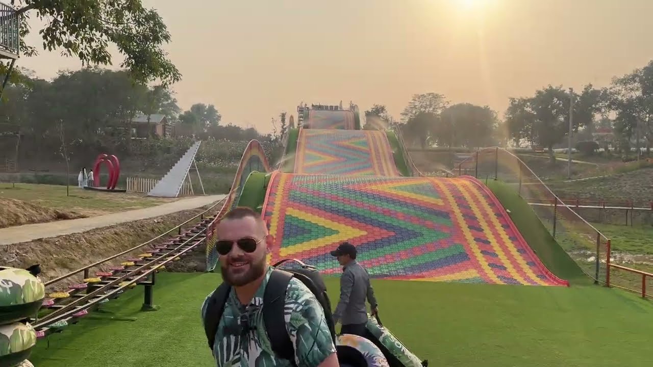 Viral Bãi Đá Sông Hồng FLOWER PARK! 🌸🌈 Is the Hà Nội RAINBOW SLIDE Worth It? (4K)