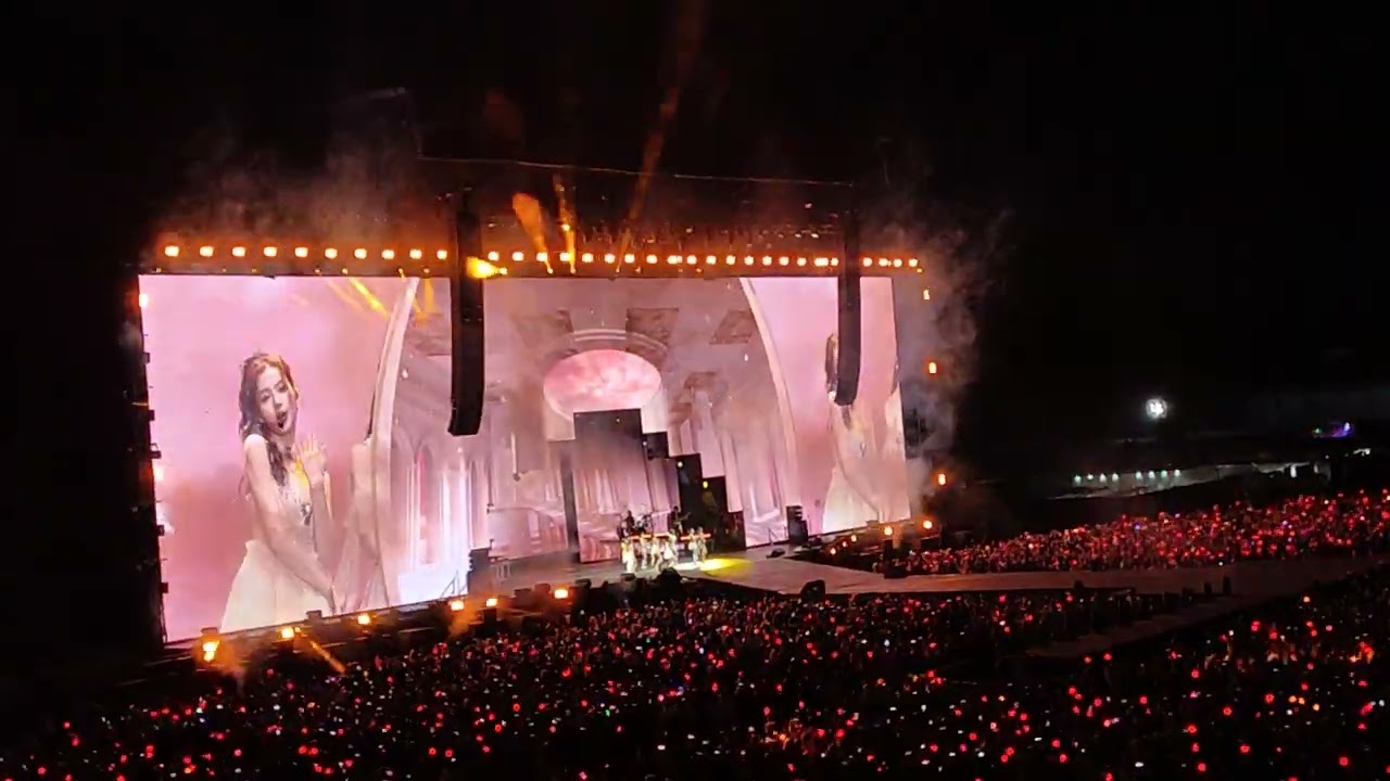 TWICE - Feel Special - Live @ Foro Sol - Mexico City 020224