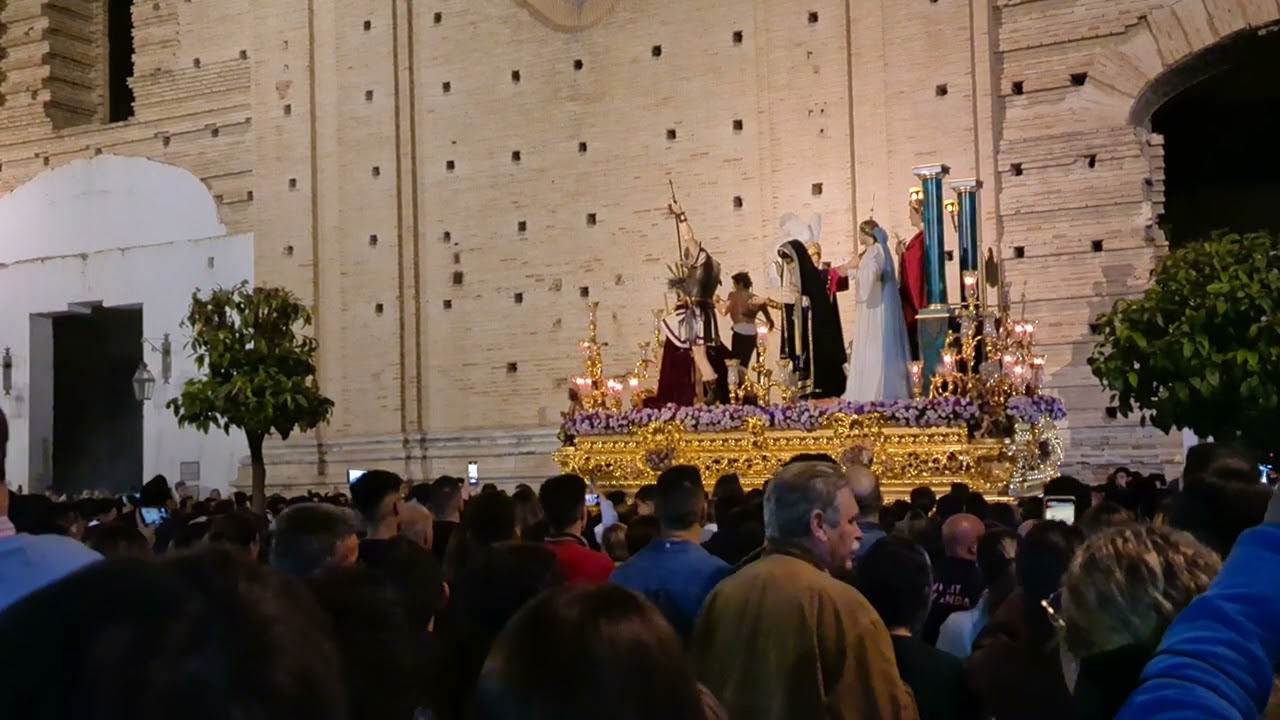 Coronación de Espinas Ecija. Plaza Santa Cruz 2022 Marcha: La música que te reza
