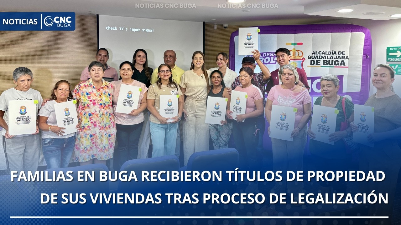 Familias bugueñas reciben títulos de propiedad de predios adjudicados por el extinto IMVIBUGA