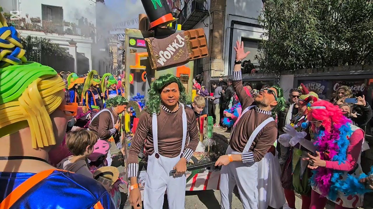 Carnaval Sitges 2025 Carrera de camas disfrazadas