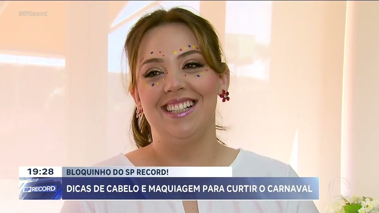Saiba dicas de cabelo e maquiagem para curtir o carnaval