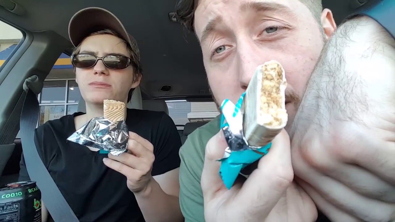 Review: OhYeah! Cinnamon Bun Protein Bar