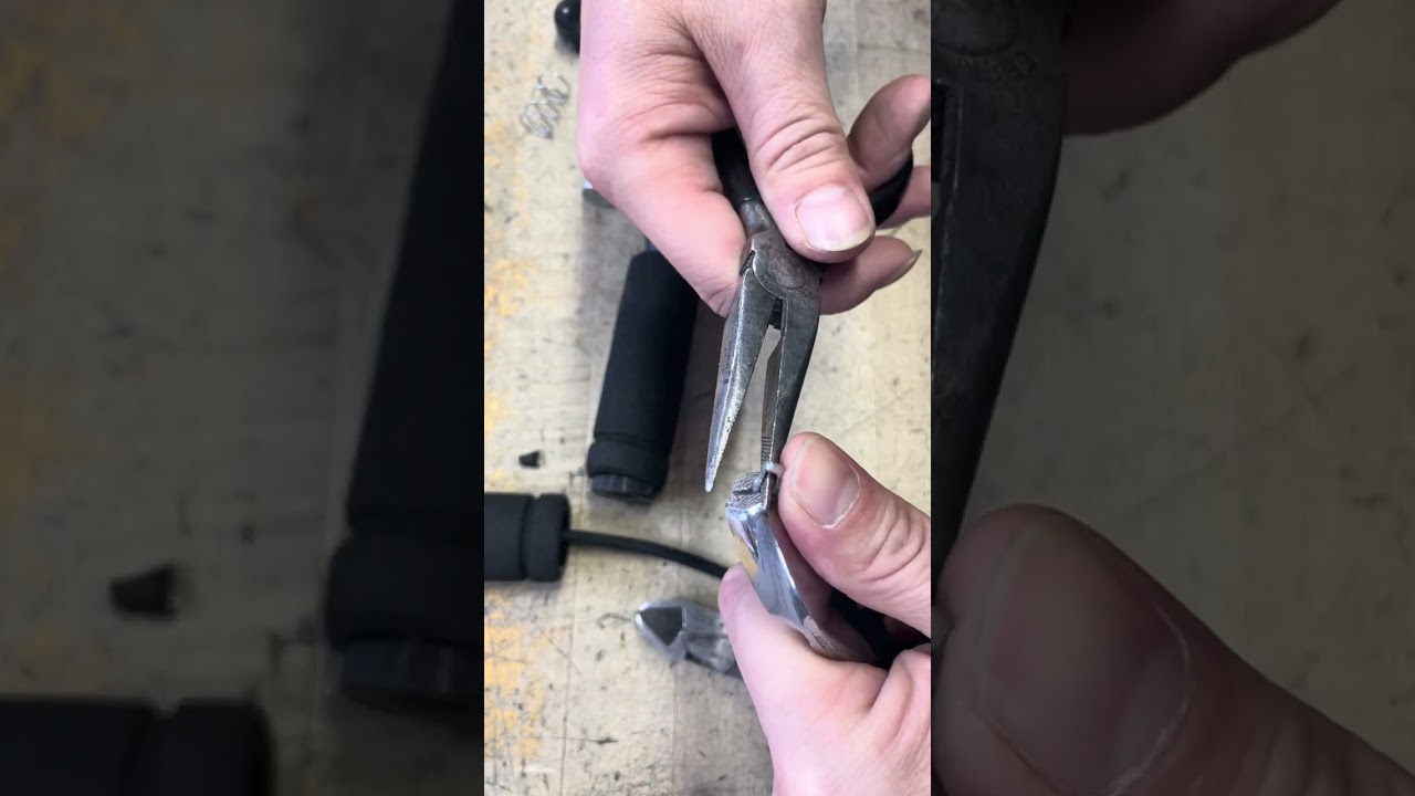 How to fix a broken skipping rope