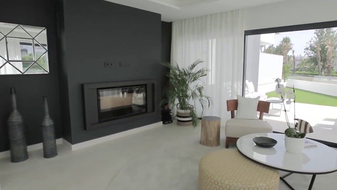 New complex on the first line of the sea in Estepona, Costa del Sol