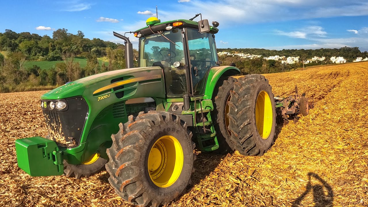 Escarificando com o 7200J zerado!! Secou o tanque de diesel.