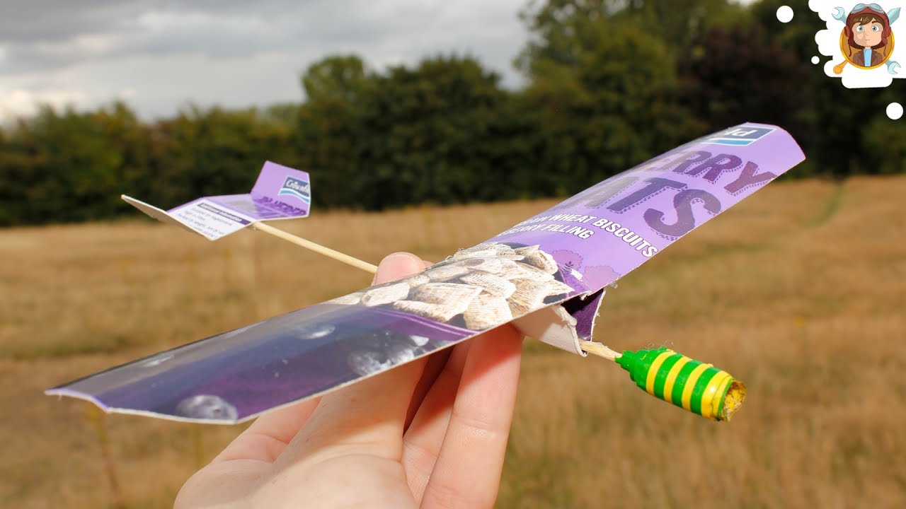 How to make a paper airplane (Cardboard Glider - Test Flight)