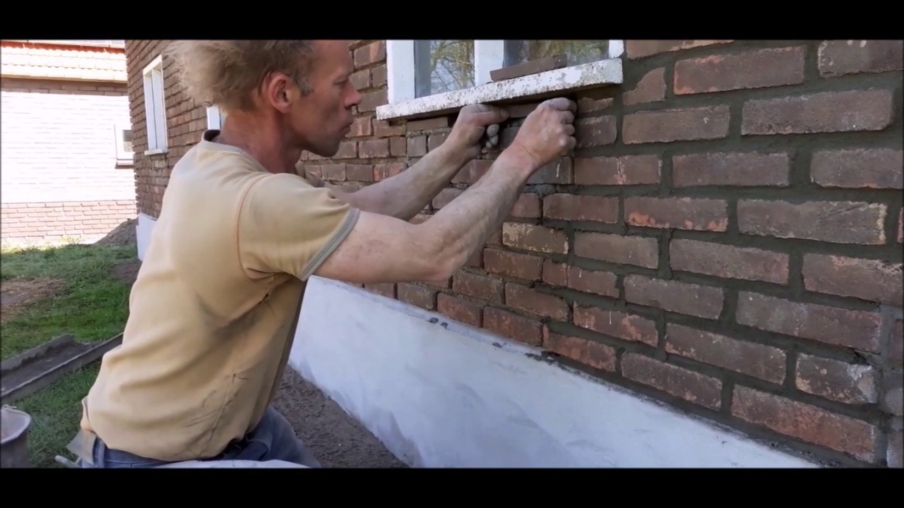 Renovatie schuur Hengelo (GLD) plint gestukadoord / herstel metselwerk / Bronckhorst Achterhoek