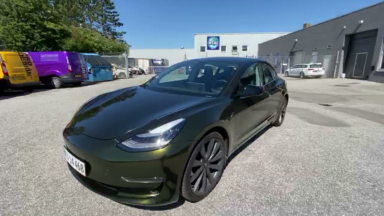 Tesla 3 indpakket i PWF Olea Green