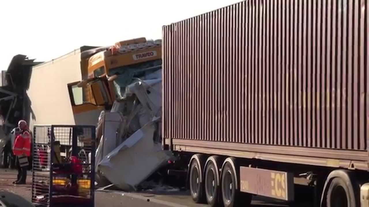 Schwerer LKW Unfall A61 Boppard   Kreuznach112.de