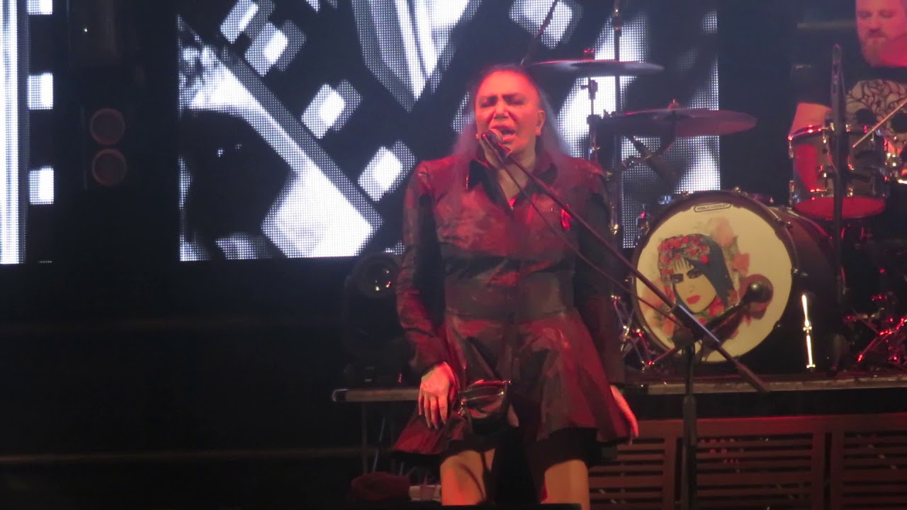 Loredana Bertè RAGAZZO MIO 11.9.18 live BO
