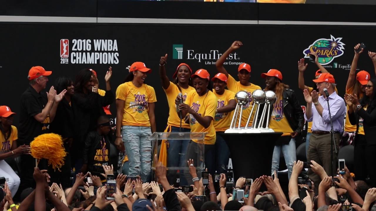 2016 WNBA Champions Candace Parker & Nneka Ogwumike