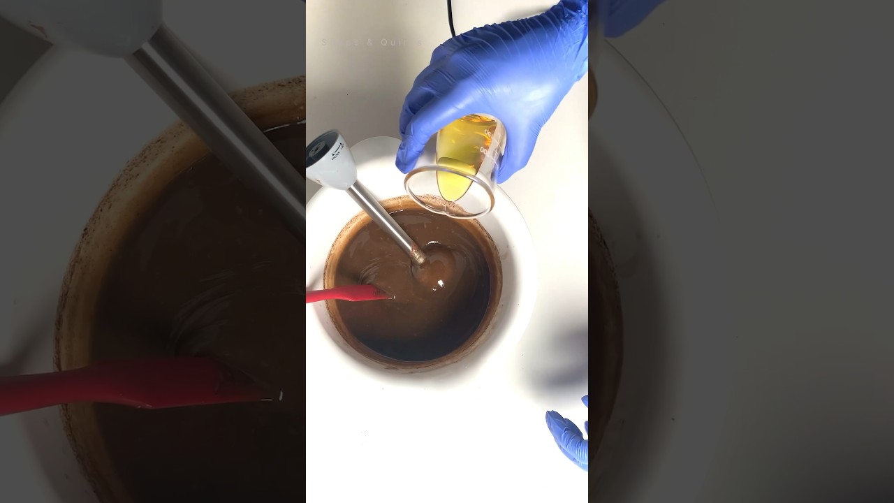 #handmadesoap #coldprocesssoap #fruitsoap #banana #cpsoapmaking #soapmakingclass #soapmakingbusiness