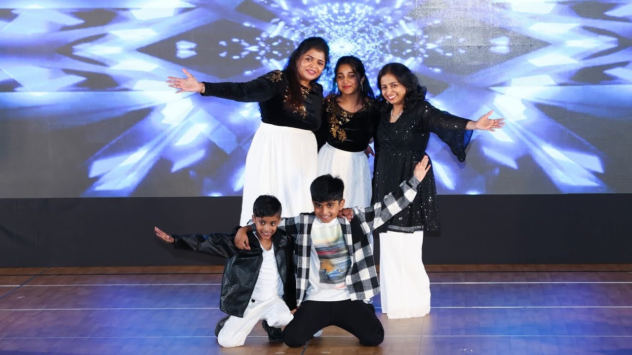 THE ROYAL SQUAD (mother & baby) - PERFORMING UNNAKUL NANE, TELEPHONE, CHAYYA CHAYYA, SEPHIRE 