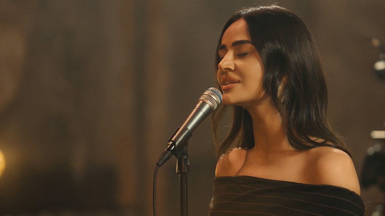 Elif Buse Doğan - Nasıl Seveceğim (Akustik Renkler Live&nbsp;2024)&nbsp;|&nbsp;8K