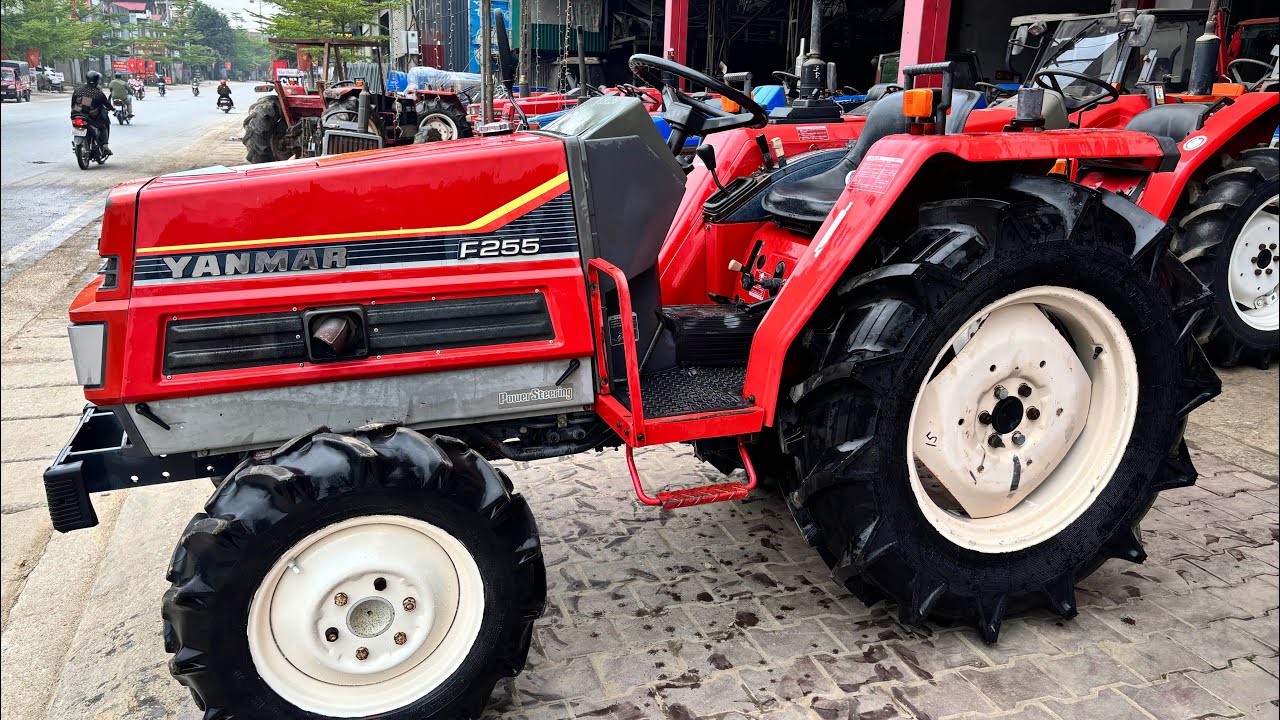 Hàng mới về. Yanmar F255 số cơ ben cơ trợ lực lái. Bãi zin nguyên bản đẹp. LH 0912457108
