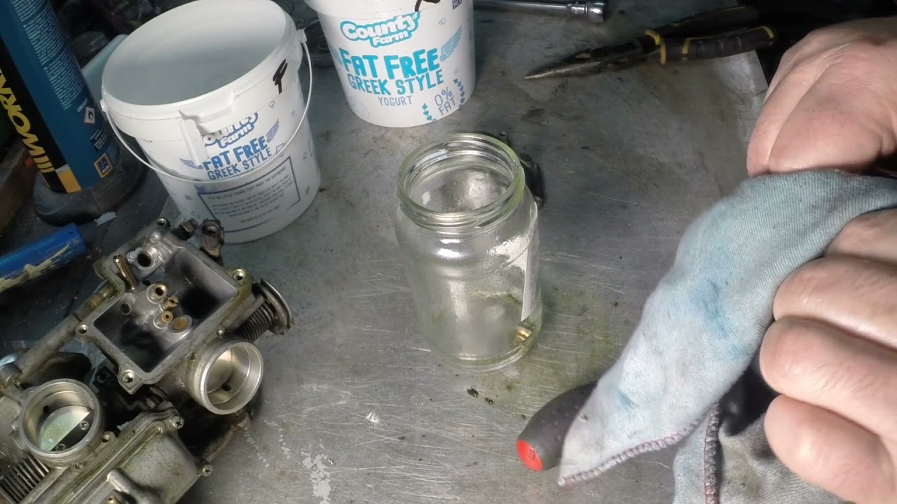 VT 500 Street Tracker build Episode 1.2  refurbish carbs