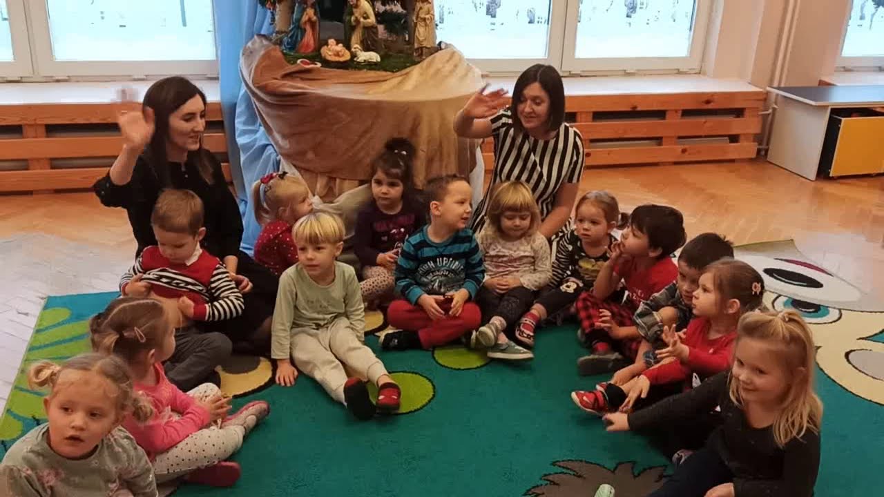 PP10 w Brzesku - życzenia świąteczne KRASNOLUDK&Oacute;W