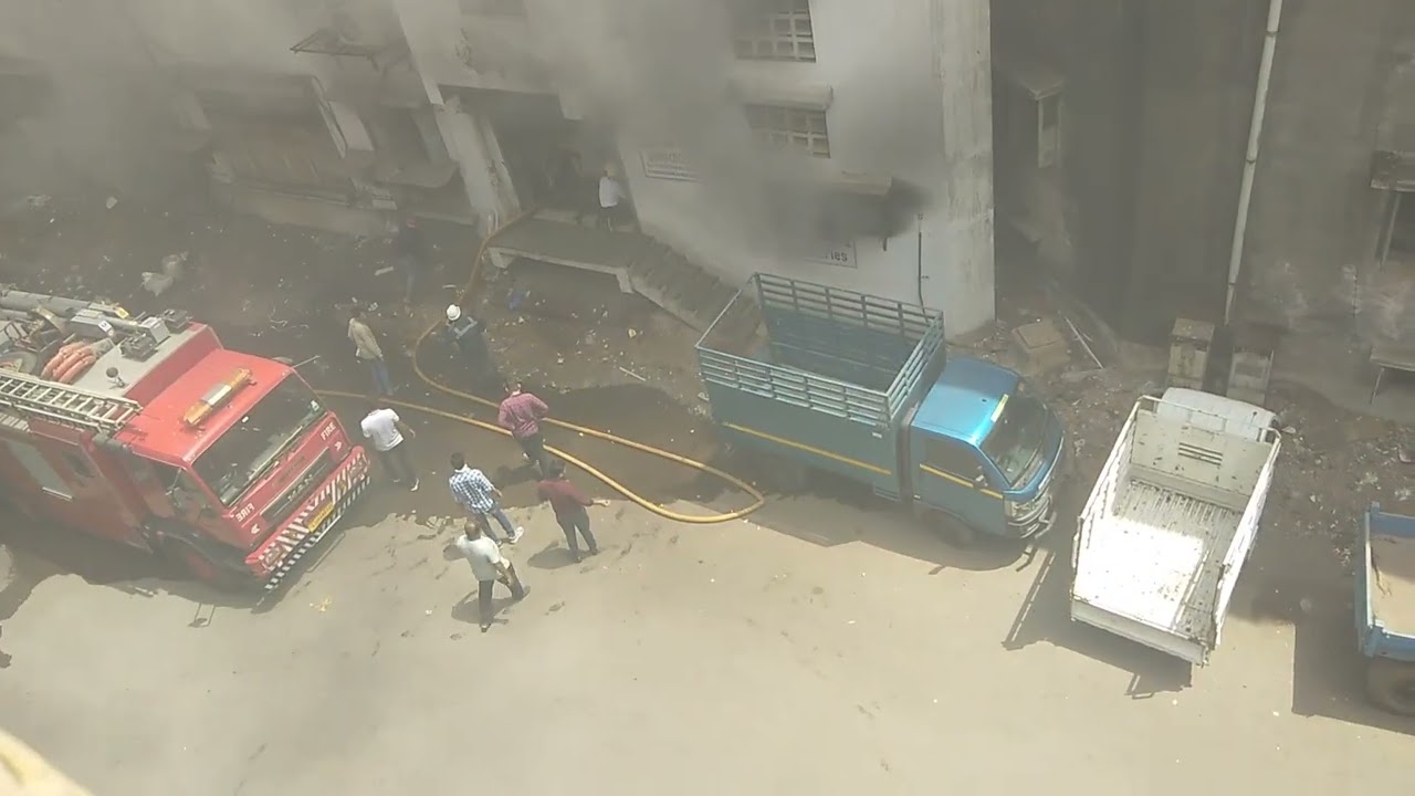 SURAT TODAY FIRE TEAM