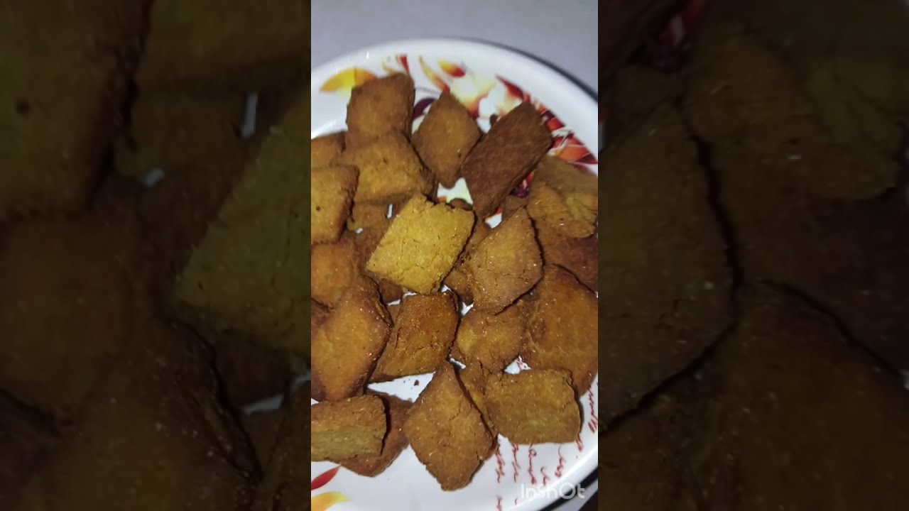 मक्के के आटे से बनाएं खस्ता कारारी मठरी।। Very tasty