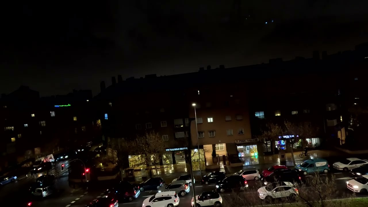Tiempo de relajarse  #Shorts#NightTraffic#TráficoNocturno#InstrumentalMusic#RelaxingSounds