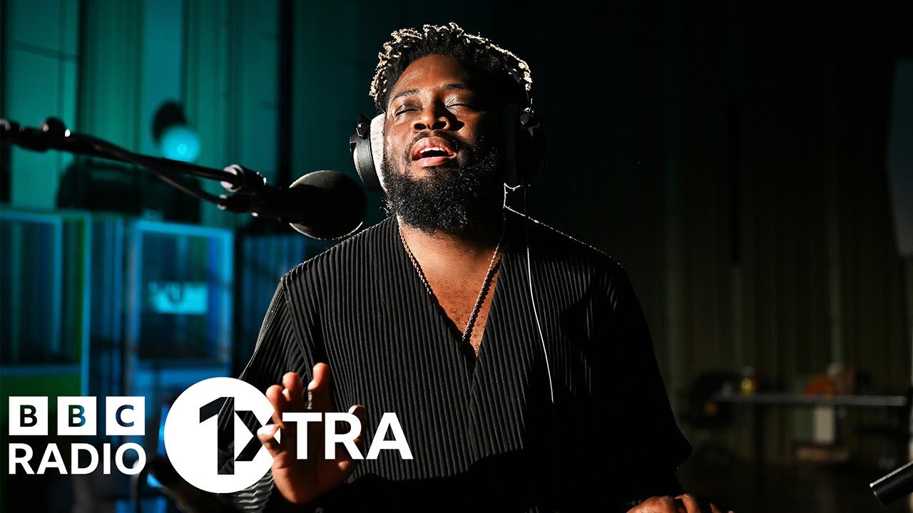 Juls - Walk Away From Love (Bitty McLean cover) in the 1Xtra Live Lounge
