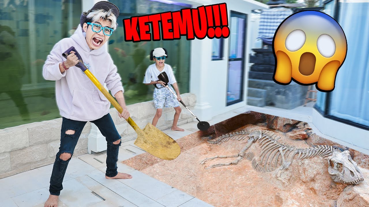 GA SENGAJA!!! DI BELAKANG RUMAH KITA MENEMUKAN FOSIL DINOSAURUS 1 JUTA TAHUN LALU DARI NENEK MOYANG!