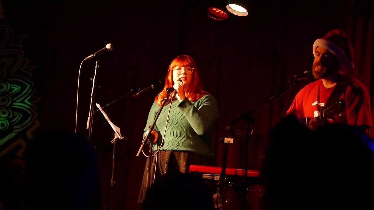 Santa Baby - Katie Carrol & Simon McIlhinney