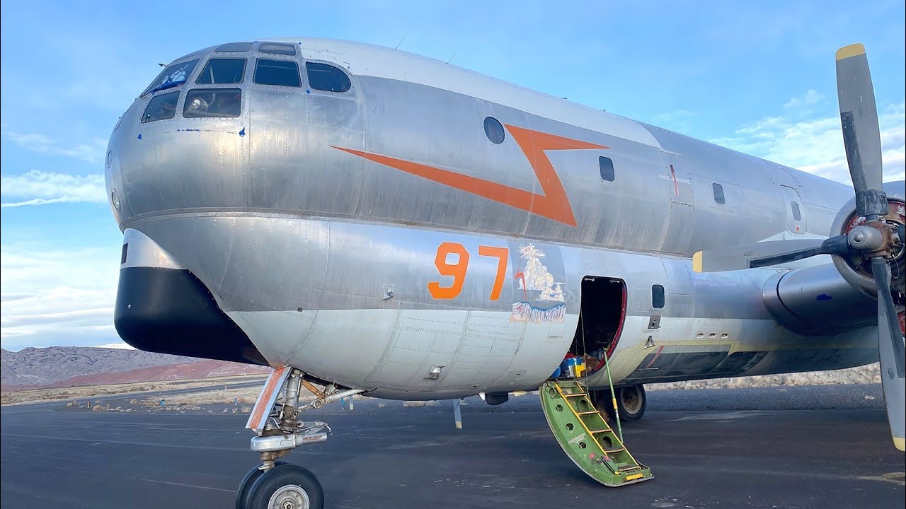 Rare and Historic Airplane Engines Roar Back to Life After Years – INCREDIBLE! 10