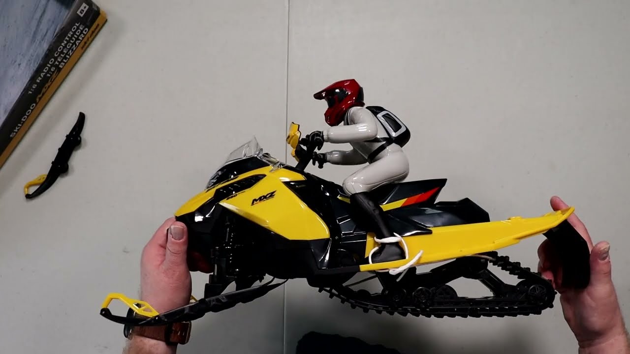 1/6 BRP Ski Doo MXZ Blizzard RTR