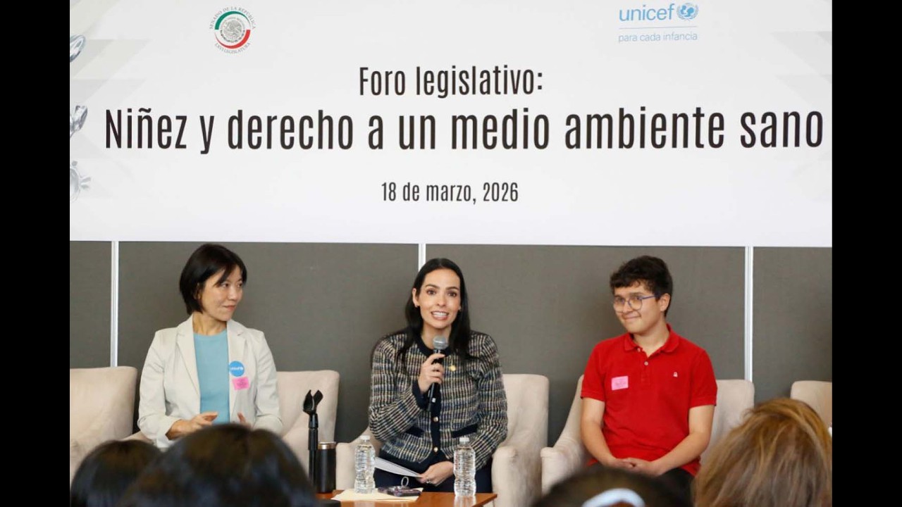 Senadora Laura Esquivel Torres: foro legislativo 