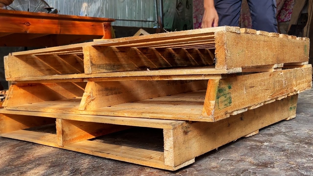 DIY Pallet Double Chair | Built Drink Holders | Wide seats | Plans