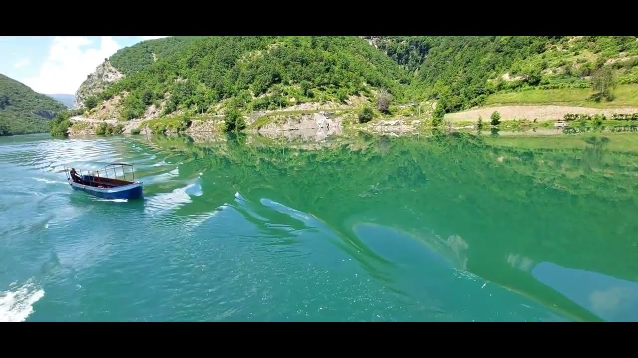 LAGO KOMAN.  RECORRIDO POR LOS FIORDOS ALBANESES.  JUNIO 2023.  ALBANIA.