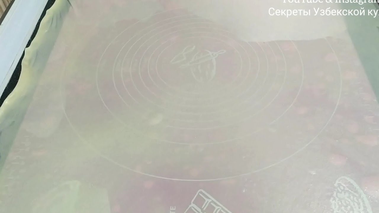 Просто пропитайте тесто с маслом и получите тонкое тесто без скалки. Секрет растягивание теста.