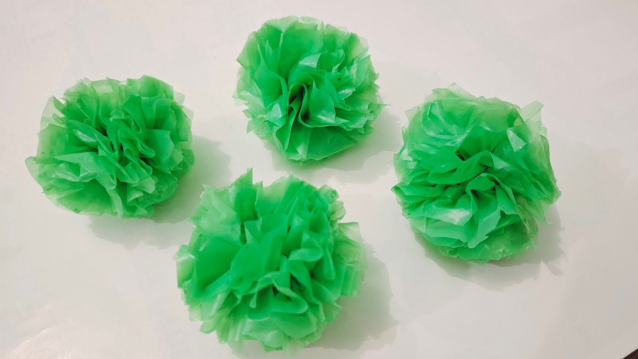 Easy tutorial mini pompoms from plastic bags..very easy.