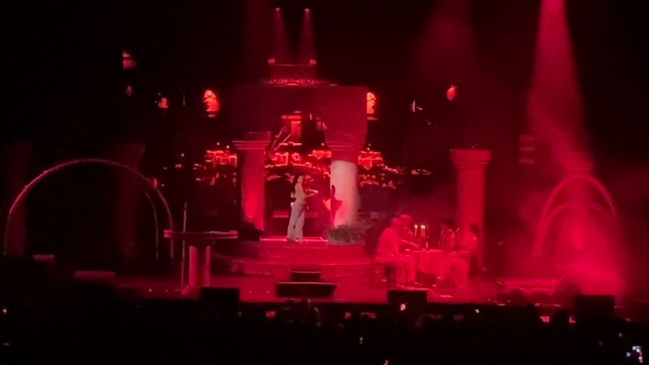 Perfect Someone live by Sofi Tukker at Bill Graham Civic Auditorium