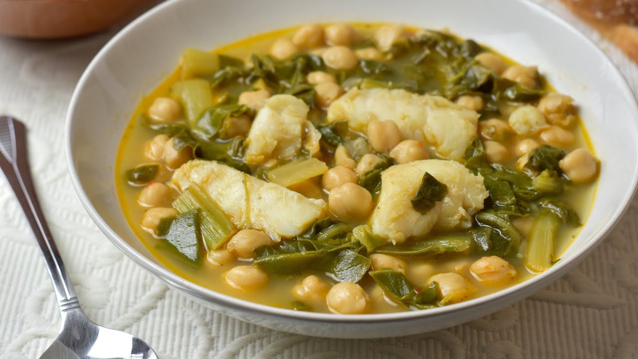 Potaje de garbanzos con acelgas y bacalao