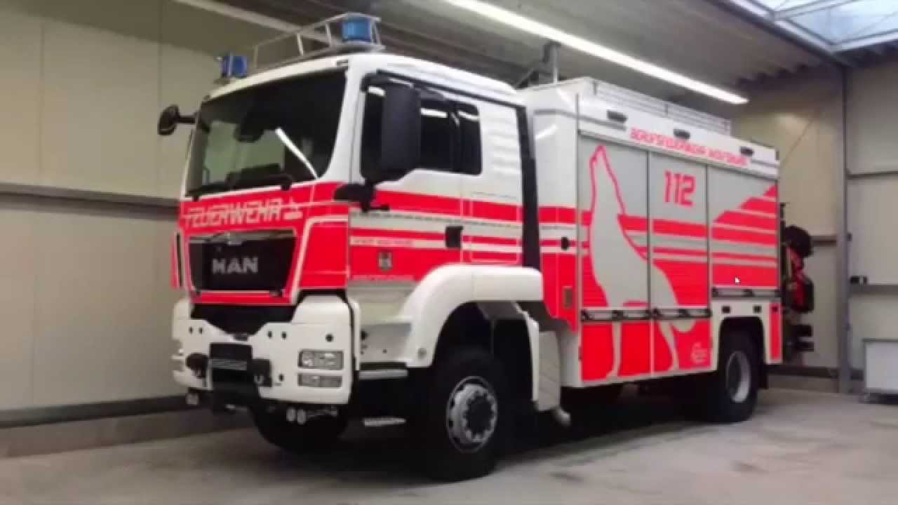 Beschriftung eines RW der BF Wolfsburg durch design112 im Zeitraffer