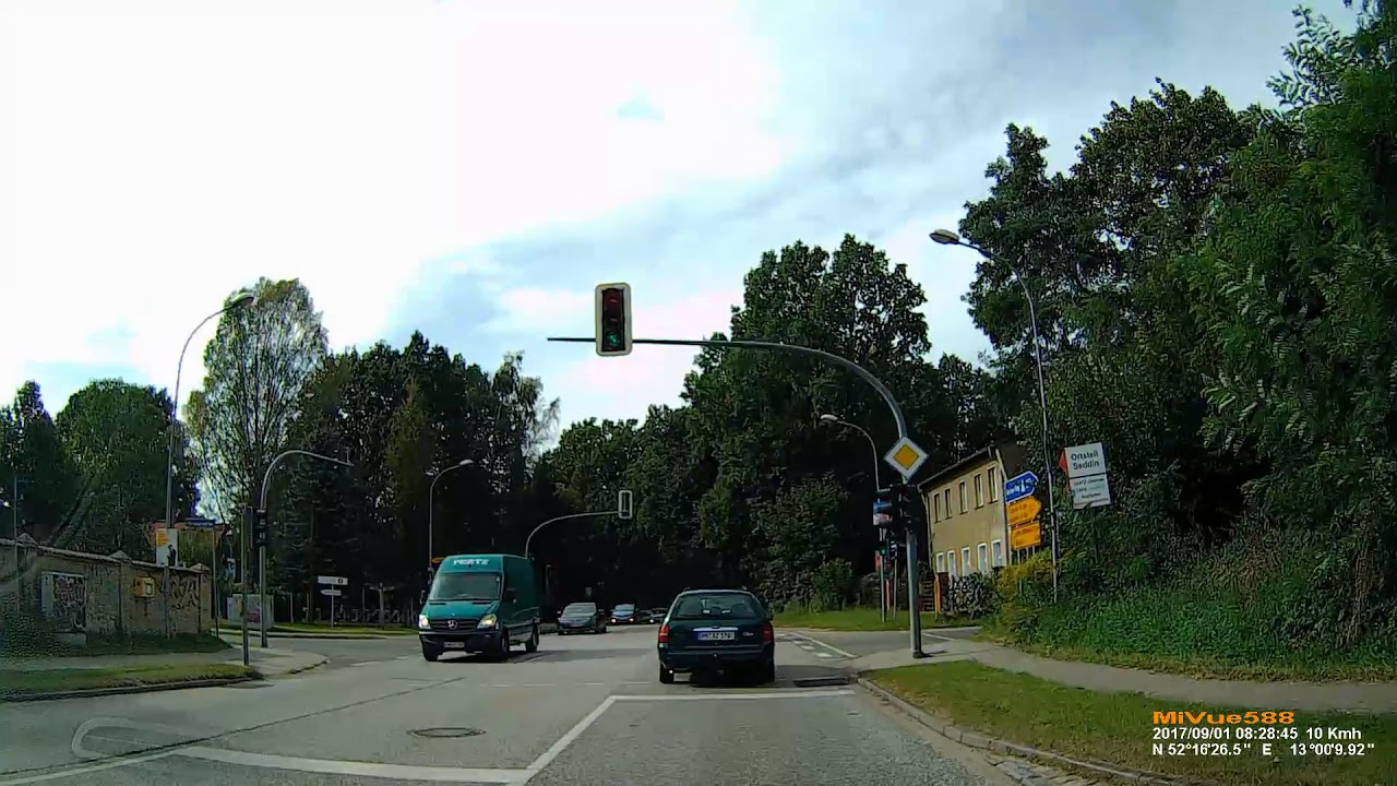 D: Seddin. Gemeinde Seddiner See. Landkreis Potsdam-Mittelmark. Ortsdurchfahrt. September 2017