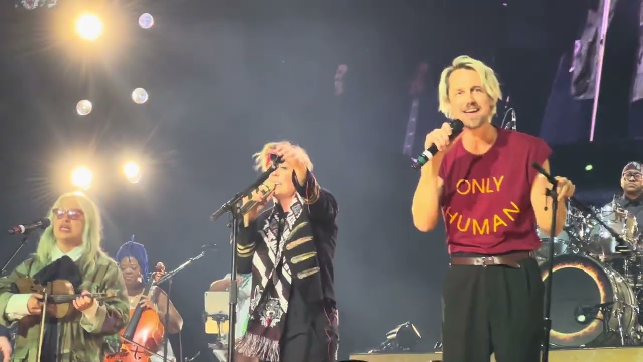 Brandi Carlile and The Head & The Heart “Vida La Vida” Coldplay cover Human Tour Chicago 2/20/26