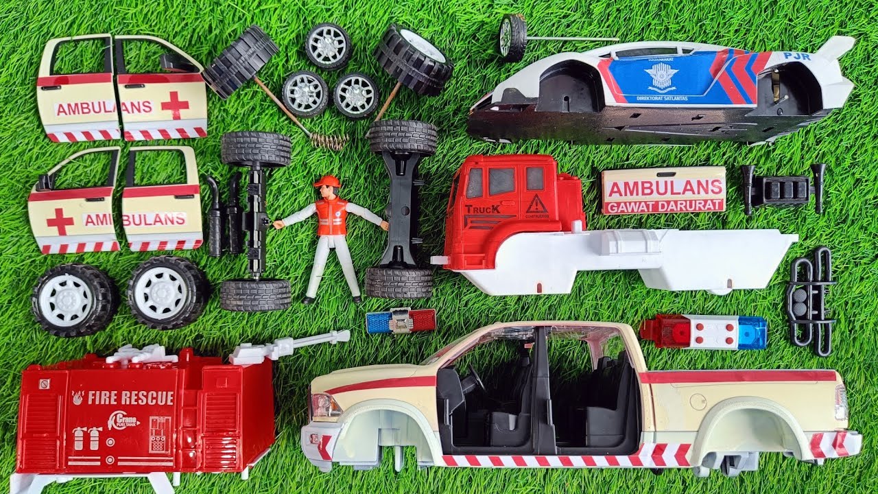 Mencari & Merakit Mainan Mobil Polisi, Pickup Ambulans, Truk Pemadam