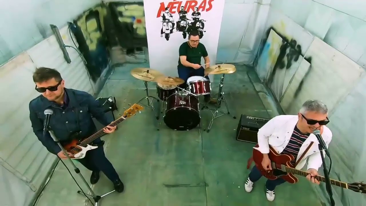 The Neuras. Friends and lovers.