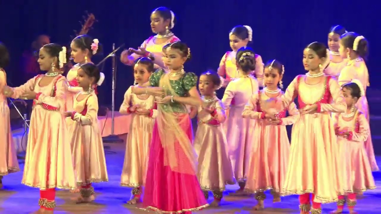 Prarambhik Kathak by freshers - Sur Sangam Festival of Dance & Music 2022