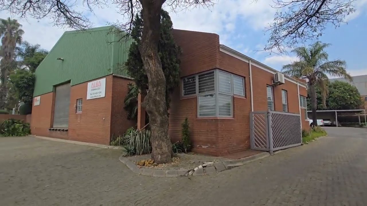 Neat freestanding 980sqm industrial warehouse for sale in Sebenza