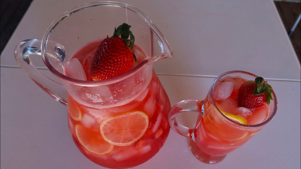 AGUA FRESCA CON FRESAS Y LIMÓN