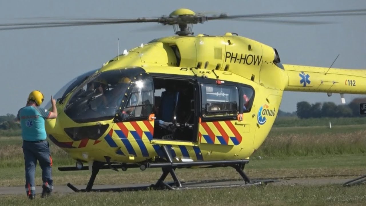 Waddenhelikopter MEDIC01 PH-HOW stijgt op vanaf De Cocksdorp Texel na melding