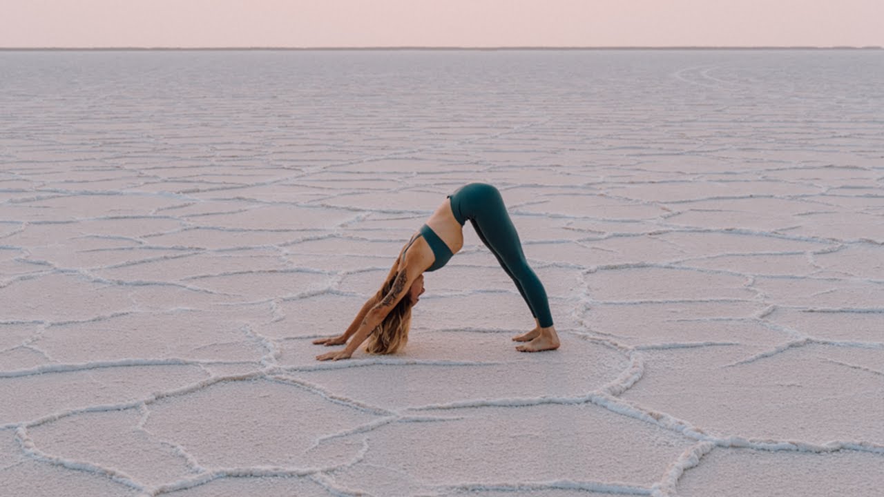 Glow Vinyasa with Kaylie Daniels // Beginner Friendly Power Vinyasa //