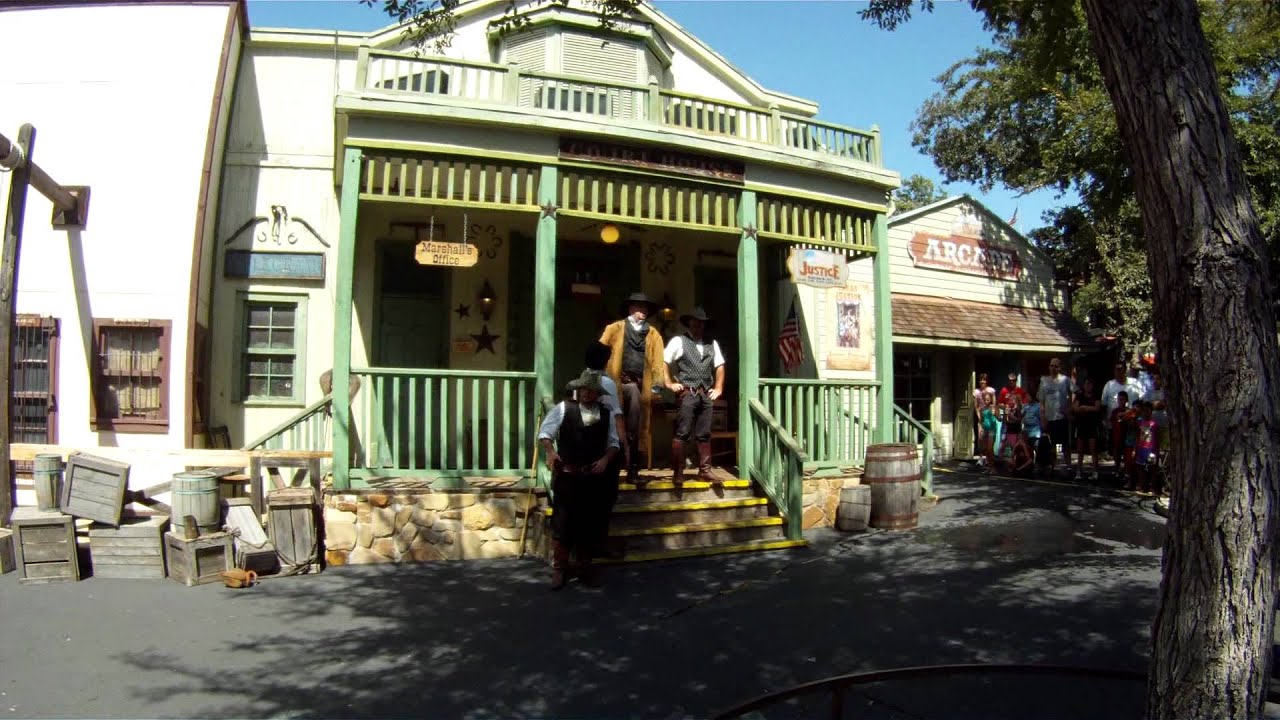 Texas Justice: a sheriff, 2 bumbling deputies and an outlaw .MP4