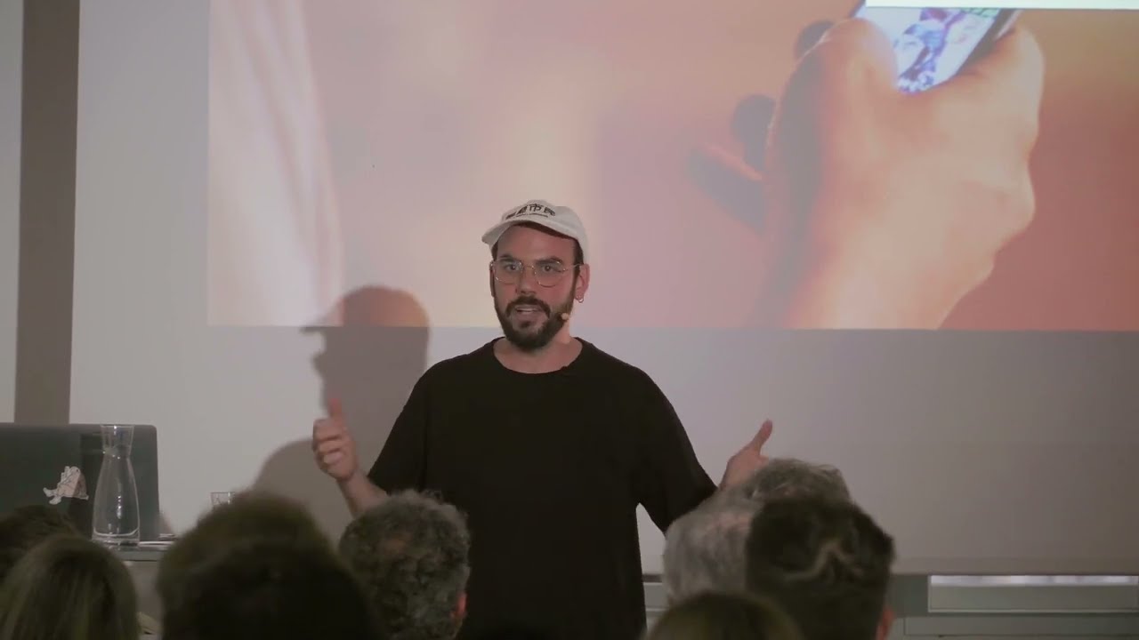 Pau Garcia – A love story between data and people | Domestic Data Streamers