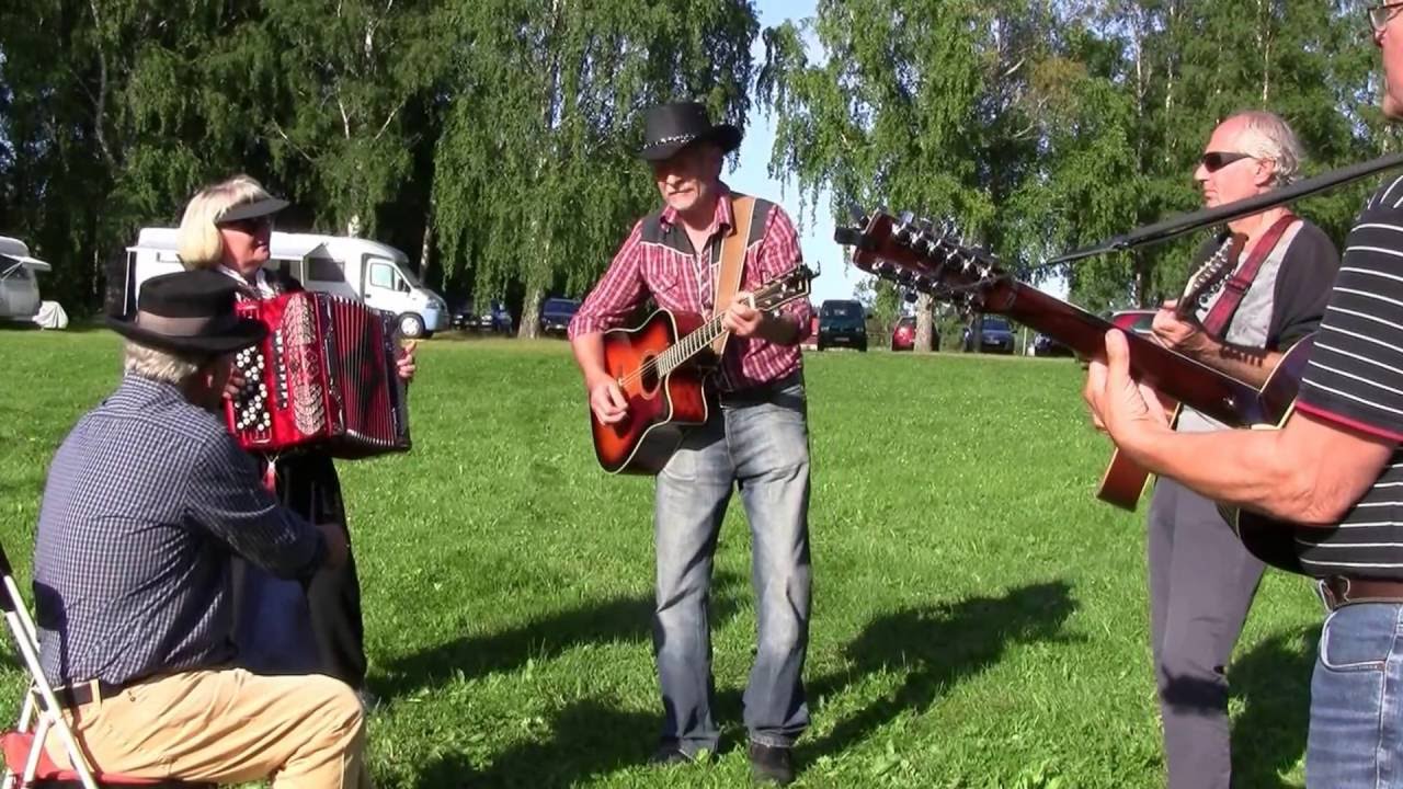 2015 bjuråkerstämman  Karl Gunnar Karlsson  Gitarr och sång